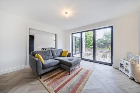 EweMove Sale Evesham Grove 