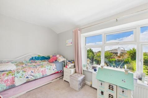 CAM02386G0-PR0143-STILL035