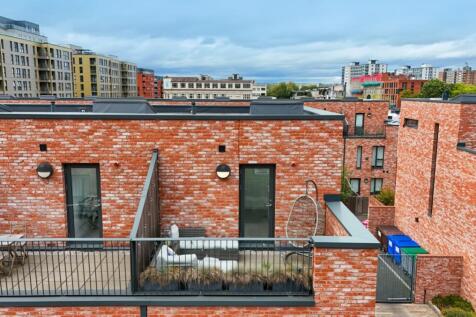 Roof Terrace - drone image - EweMove