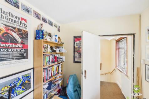 CAM02463G0-PR0077-STILL008