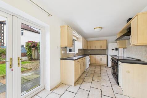 CAM02386G0-PR0146-STILL010