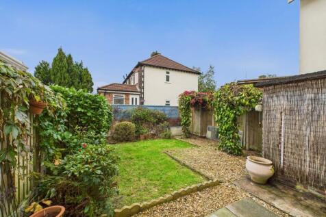 CAM02386G0-PR0146-STILL021