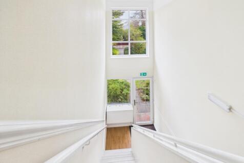 CAM02386G0-PR0148-STILL009