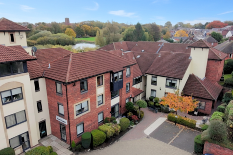 External Elevated Photo of Mere Court - EweMove Es