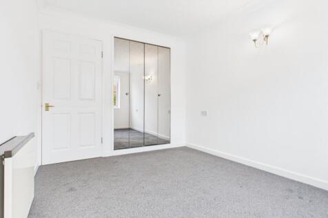 Bedroom - Mere Court - EweMove Estate Agents