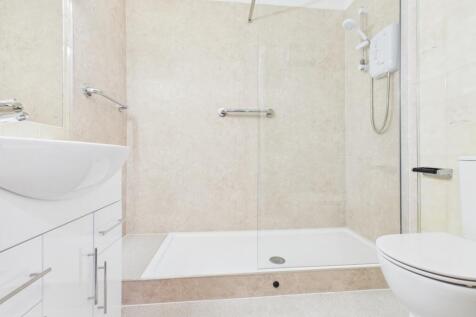 Bathroom - Mere Court - EweMove Estate Agents