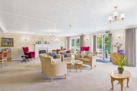 Communal Area - Mere Court - EweMove Estate Agents