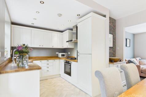 CAM04077G0-PR0056-STILL006