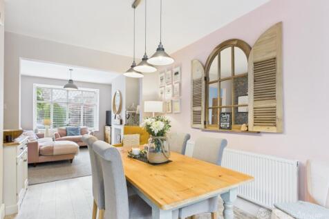 CAM04077G0-PR0056-STILL008