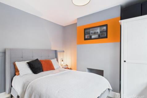 CAM04077G0-PR0056-STILL026