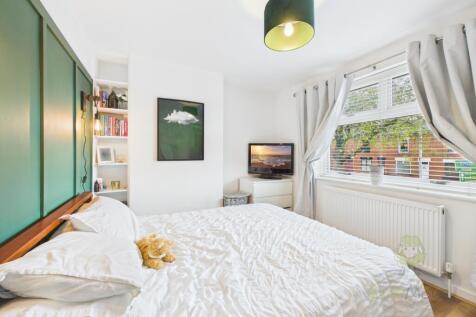 CAM05477G0-PR0012-STILL026