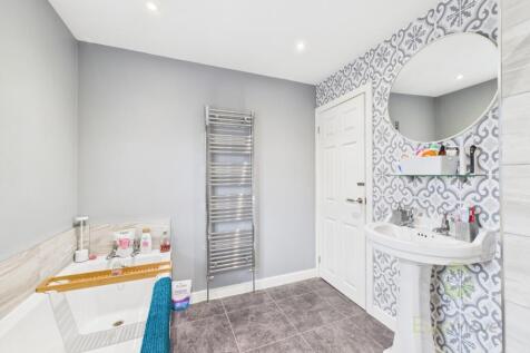 CAM05477G0-PR0012-STILL024