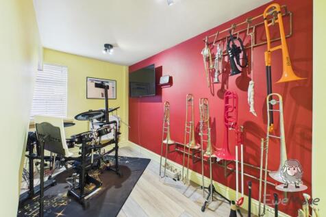 EweMove - Sutton Park Drive - 11