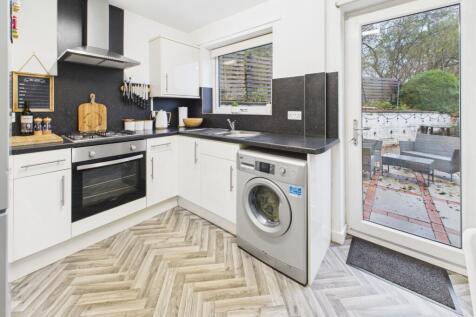 CAM02093G0-PR0062-STILL005