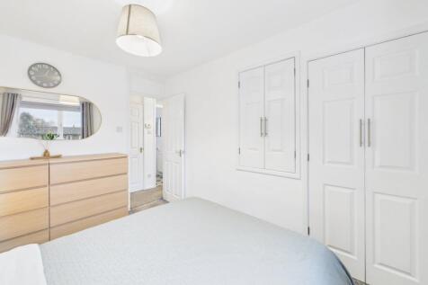 CAM02093G0-PR0062-STILL012