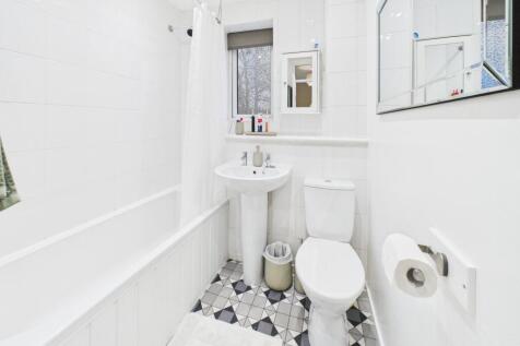 CAM02093G0-PR0062-STILL008