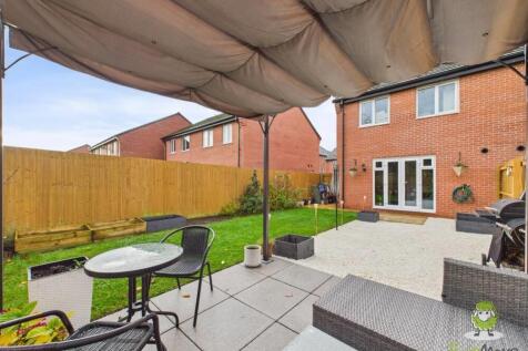 Garden.. EmilyDimelowEwemoveWhitchurchandNantwich