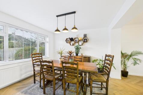 CAM02386G0-PR0152-STILL017