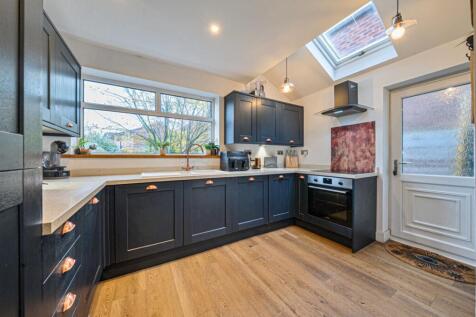 Kitchen - EweMove Sale