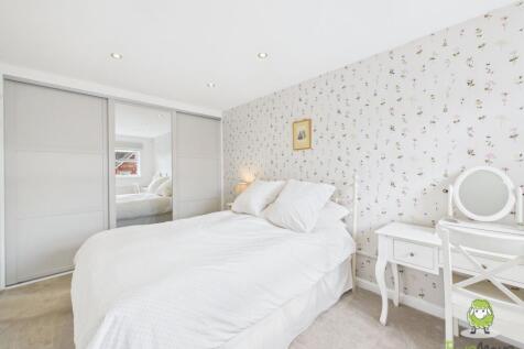 CAM02463G0-PR0086-STILL028