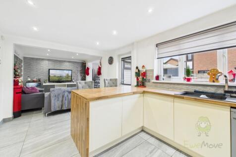 CAM05477G0-PR0017-STILL033