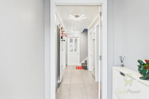 CAM05477G0-PR0017-STILL026