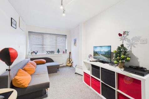 CAM05477G0-PR0017-STILL023