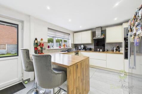 CAM05477G0-PR0017-STILL032