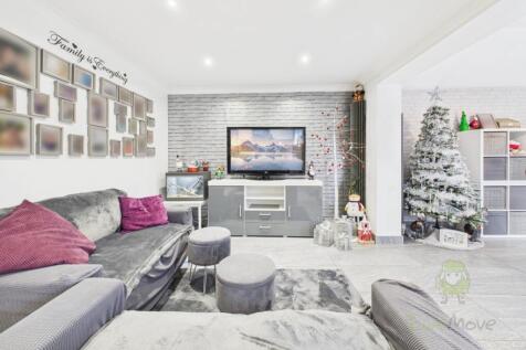 CAM05477G0-PR0017-STILL038