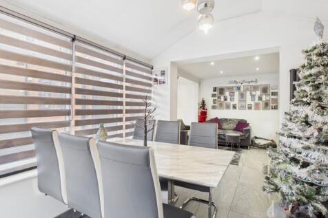 CAM05477G0-PR0017-STILL037