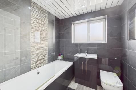 CAM05477G0-PR0017-STILL011