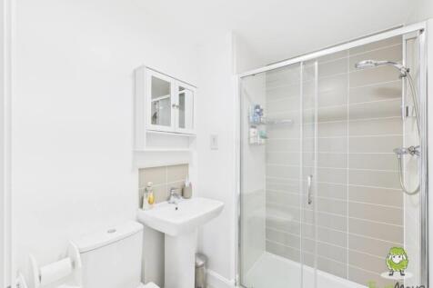 Master Ensuite EmilyDimelowEwemoveWhitchurchandNan