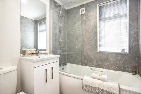 Prestige Homeseeker Sofia master bathroom