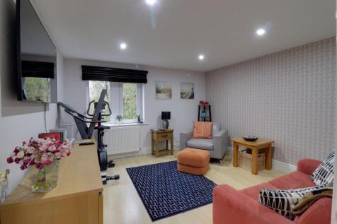 Double bedroom 1 second lounge