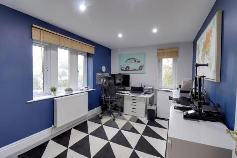 Double bedroom 2 or home office