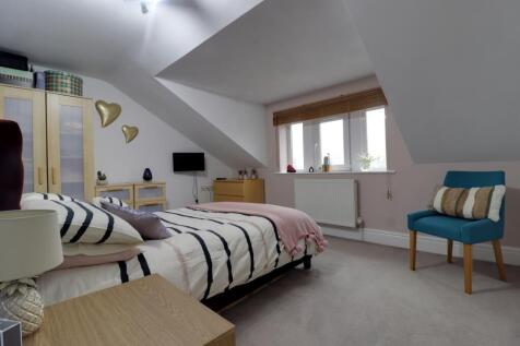 Double bedroom 5