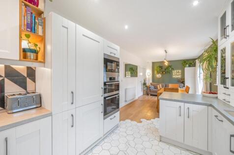 EweMove Wetherby Kitchen2