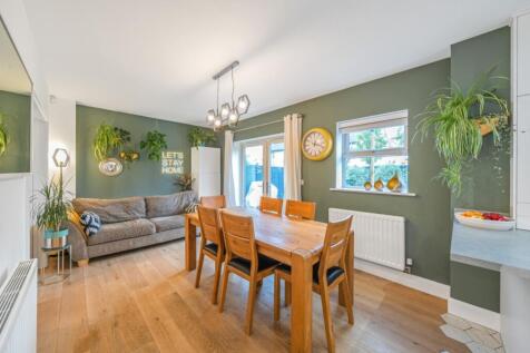 EweMove Wetherby Dining Area1