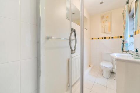 Ensuite - Bedroom 2
