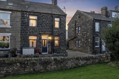 Front view of property