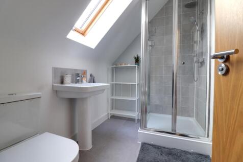 Ensuite to Bedroom One
