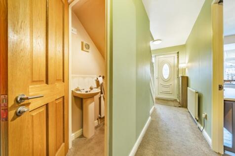Entrance Hall &amp; Cloakroom