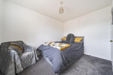 Bedroom 2B