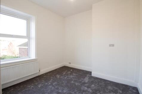 Bedroom 1 Adam Hendry EweMove Mirfield