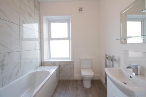 Family Bathroom Adam Hendry EweMove Mirfield