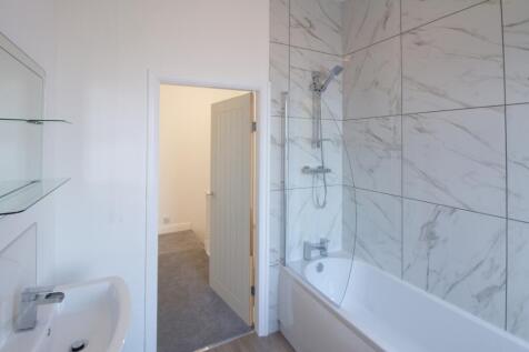 Family Bathroom Adam Hendry EweMove Mirfield
