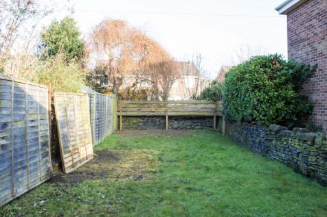Garden Adam Hendry EweMove Mirfield