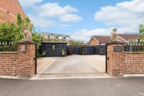 Electronic Sliding Security Gate