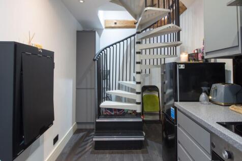 7 Kitchen Nab Lane EweMove Adam Hendry