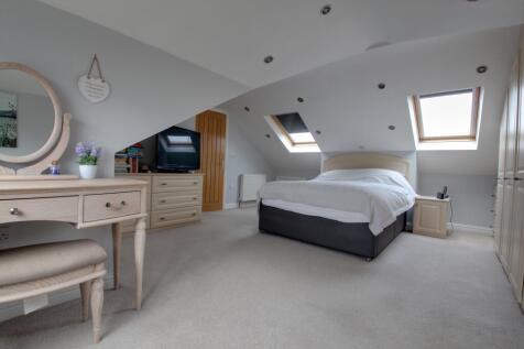 Bedroom 2 master on the first floor